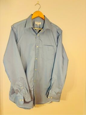 Banana Republic 100% cotton no iron Light Blue Men's Dress Shirt